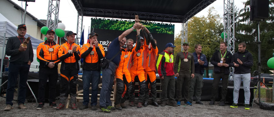  najboljše tri ekipe (na sredini Husqvarna, levo Stihl Team Slovenija 1, desno SiDG 1